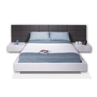 Queen Bed w/2 Nightstands