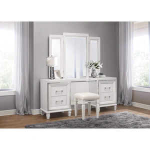 Homelegance Tamsin Leatherette Storage Platform Bedroom Set with LED Lighting