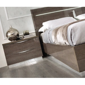 Camelgroup, Italy Platinum Legno Wood/LED Platform Bedroom Set, Silver Birch