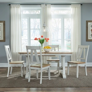 Liberty Furniture Lindsey Farm Extendable Farmhouse Dining Set | Liberty