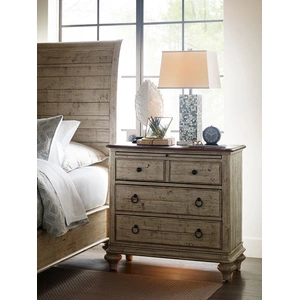 Kincaid Weatherford Baldwin Wood 3-Drawer Bachelors Chest w/Tray