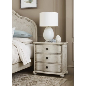 American Drew Cambric Vignette Wood Panel Bedroom Set, Creme